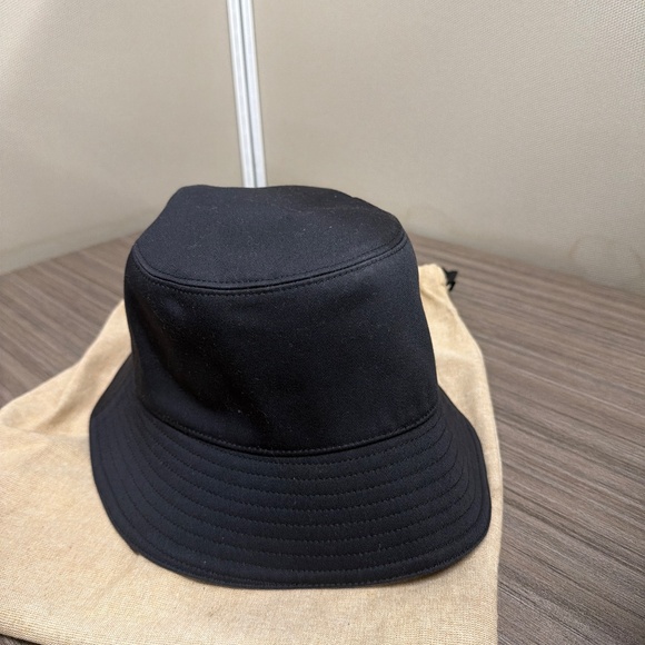 Gucci Embossed Bucket Hat - Picture 2 of 6